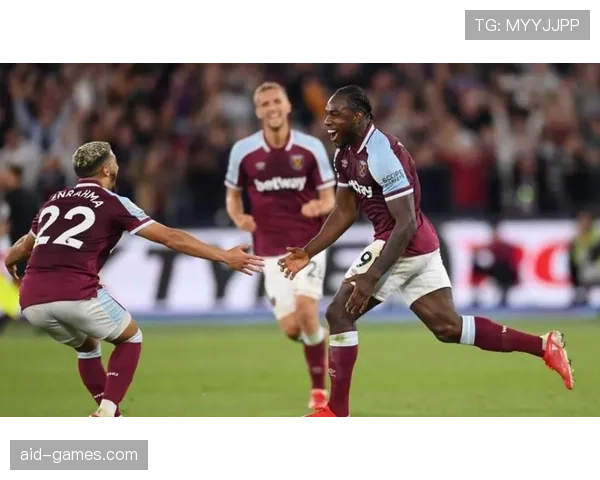 沙勒罗瓦防守体系显成效:战术创新助推球队状态回暖,联赛表现稳健 沙勒罗瓦防守体系显成效:战术创新助推球队状态回暖,联赛表现稳健