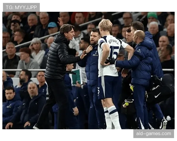 热刺中场失控致全队节奏紊乱,表面攻势难掩控制力不足 热刺中场失控致全队节奏紊乱,表面攻势难掩控制力不足